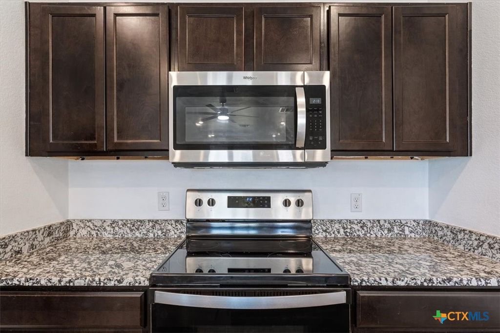 Image 10 of property listing at 300 Jacquard Court, Troy, TX 76579