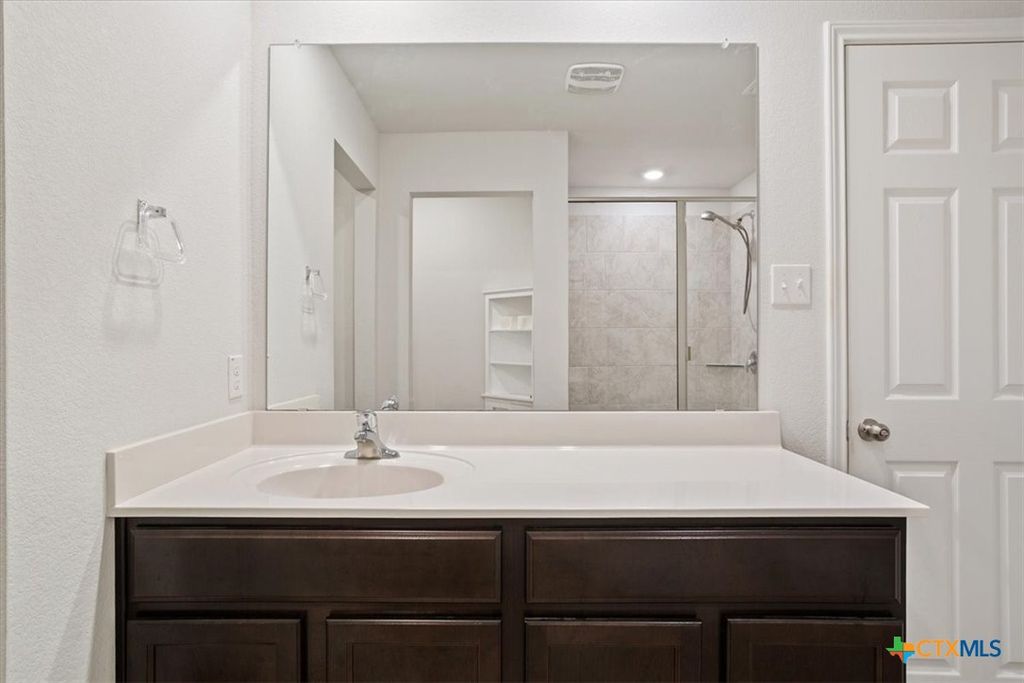 Image 15 of property listing at 300 Jacquard Court, Troy, TX 76579