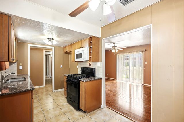 1507 Willow Rock Road, Houston, TX 77088