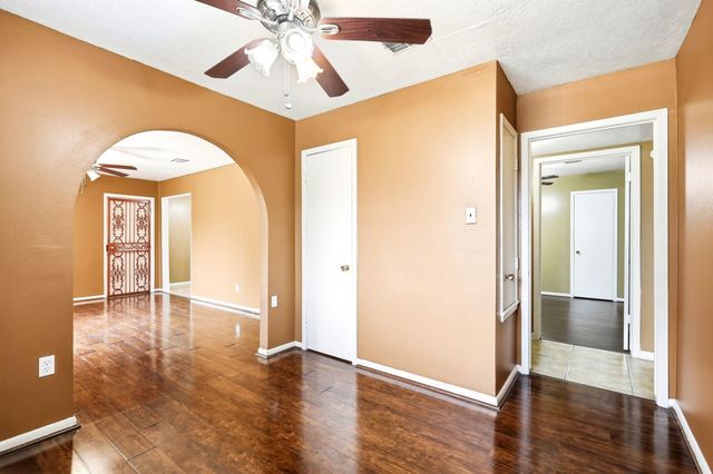 1507 Willow Rock Road, Houston, TX 77088