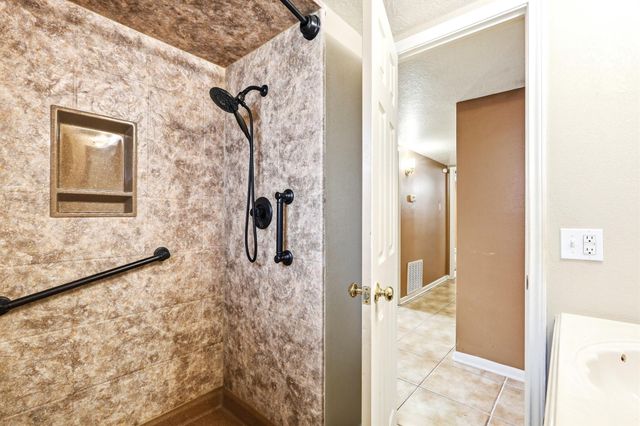 1507 Willow Rock Road, Houston, TX 77088