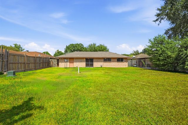 1507 Willow Rock Road, Houston, TX 77088
