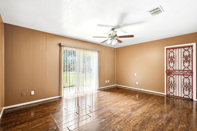 1507 Willow Rock Road, Houston, TX 77088