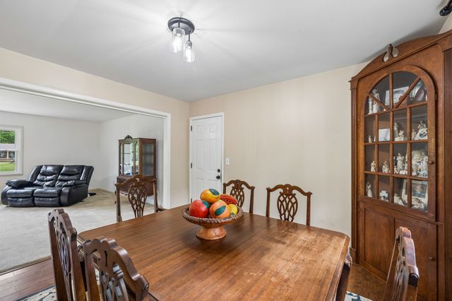 220 Lakewood Dr, Tullahoma, TN 37388