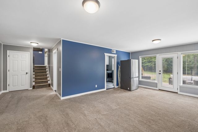 220 Lakewood Dr, Tullahoma, TN 37388