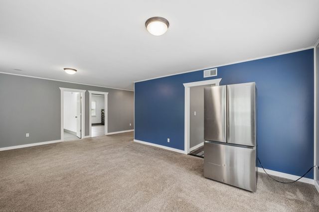 220 Lakewood Dr, Tullahoma, TN 37388