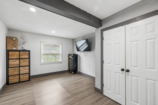 220 Lakewood Dr, Tullahoma, TN 37388