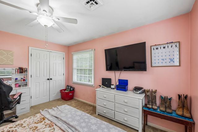 220 Lakewood Dr, Tullahoma, TN 37388