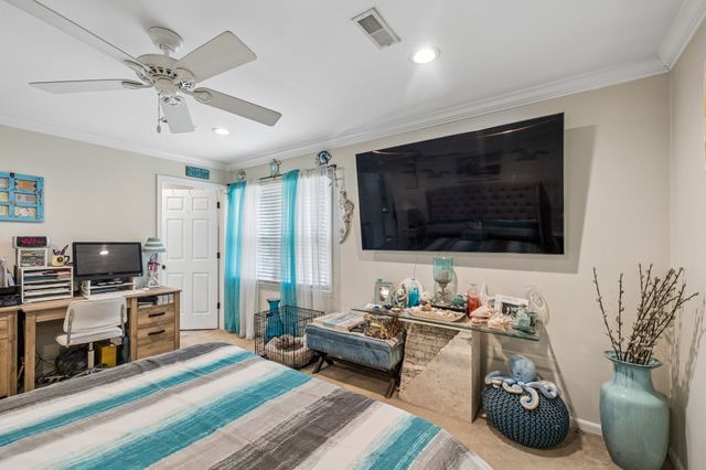 220 Lakewood Dr, Tullahoma, TN 37388
