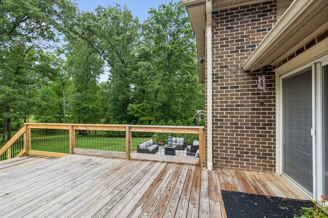 220 Lakewood Dr, Tullahoma, TN 37388