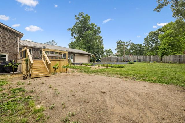 220 Lakewood Dr, Tullahoma, TN 37388