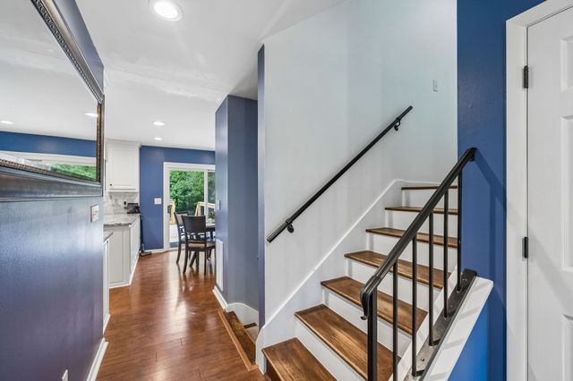 220 Lakewood Dr, Tullahoma, TN 37388