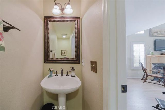 2902 Butter Creek, Pasadena, CA 91107