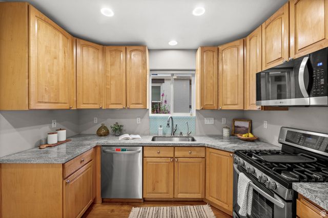 1028 E BLAINE AVE, Salt Lake City, UT 84105