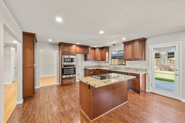 1315 Starlite Ln, Yuba City, CA 95991