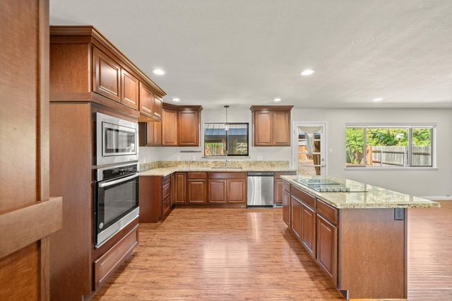 1315 Starlite Ln, Yuba City, CA 95991