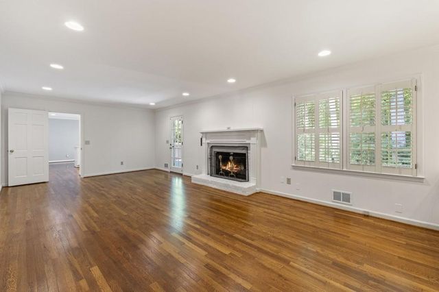 6770 River Springs Lane, Atlanta, GA 30328