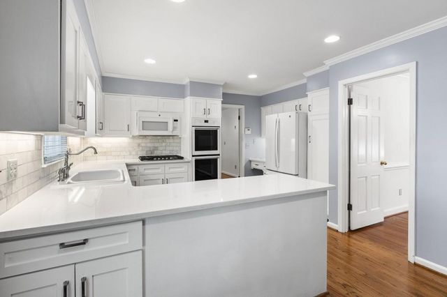 6770 River Springs Lane, Atlanta, GA 30328