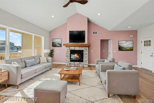 2878 Clivedon Road, Howell, MI 48843