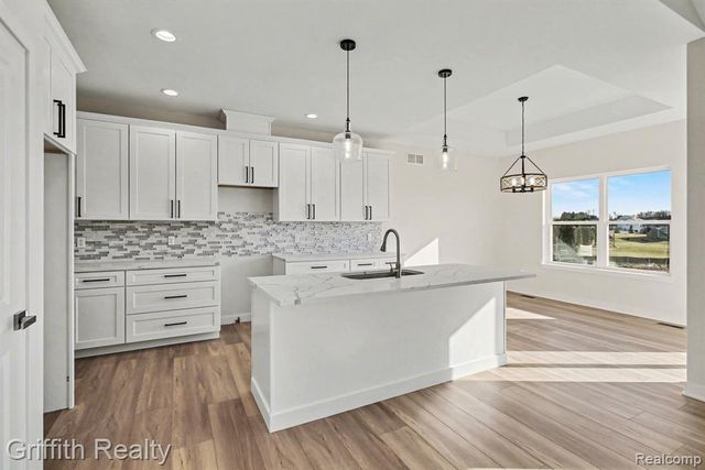 2878 Clivedon Road, Howell, MI 48843