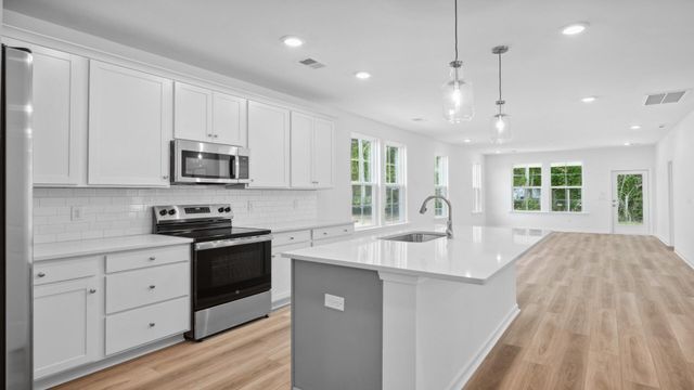 438 Cadbury Loop, Summerville, SC 29486