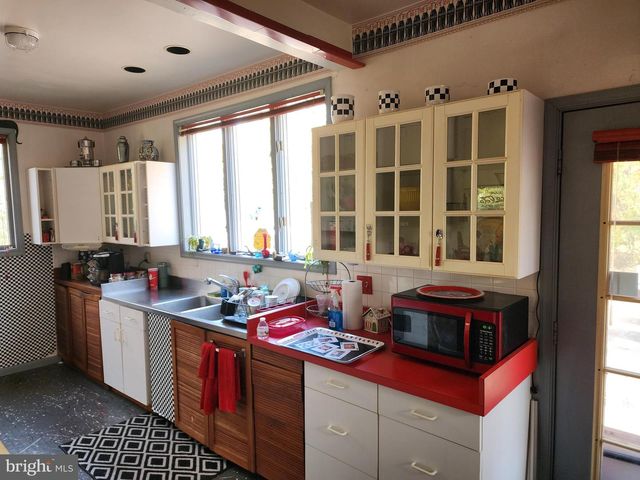 2307 COOPER RD, Atco, NJ 08004