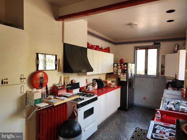 2307 COOPER RD, Atco, NJ 08004