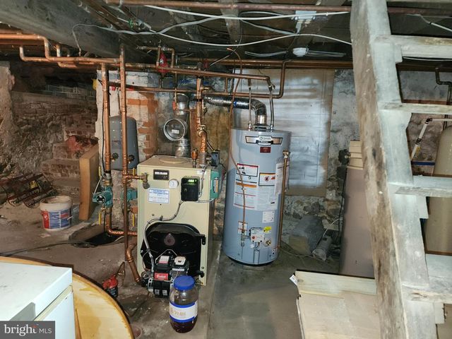 2307 COOPER RD, Atco, NJ 08004