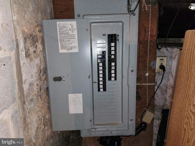 2307 COOPER RD, Atco, NJ 08004