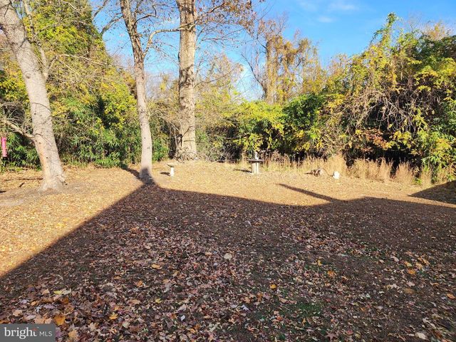 2307 COOPER RD, Atco, NJ 08004