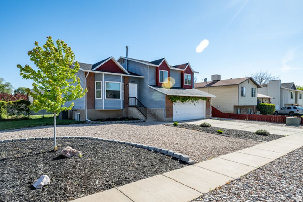 2829 W 5925 S, Roy, UT 84067