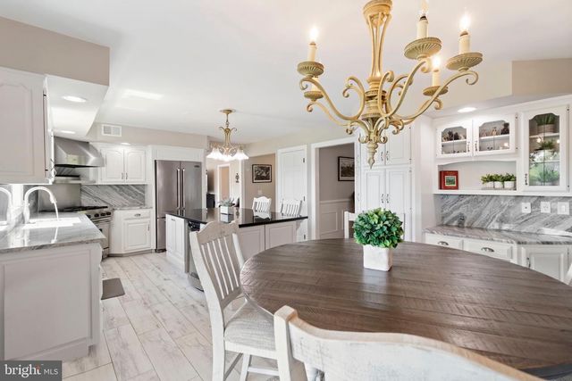 11 BEAVERS RD, Califon, NJ 07830