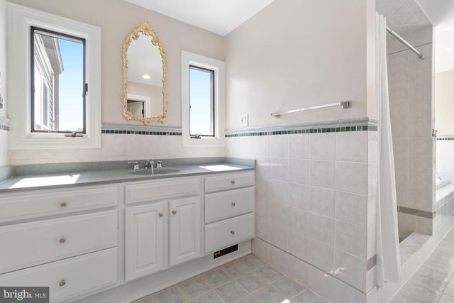 11 BEAVERS RD, Califon, NJ 07830