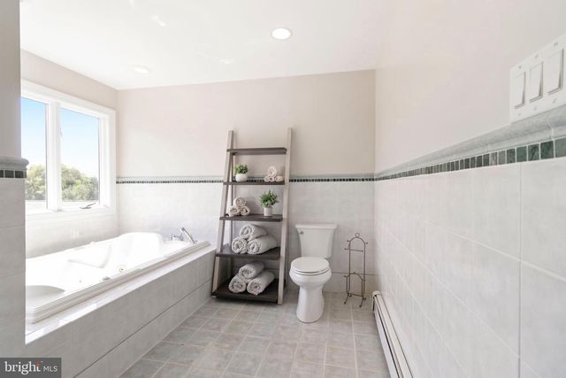 11 BEAVERS RD, Califon, NJ 07830