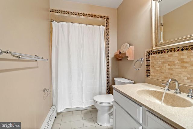 11 BEAVERS RD, Califon, NJ 07830