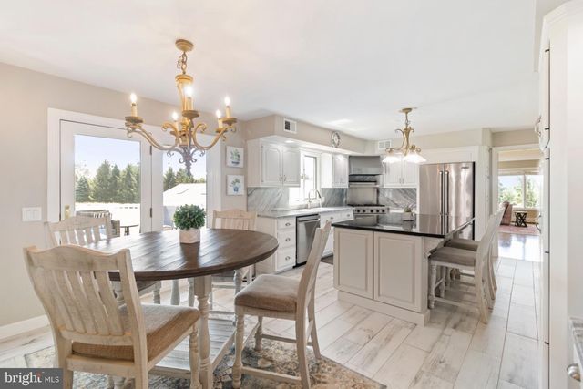 11 BEAVERS RD, Califon, NJ 07830