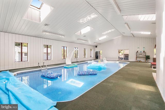 11 BEAVERS RD, Califon, NJ 07830