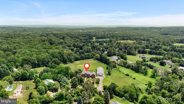 11 BEAVERS RD, Califon, NJ 07830