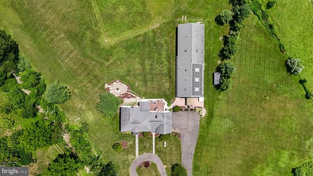 11 BEAVERS RD, Califon, NJ 07830