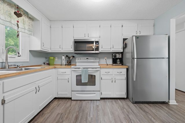 5 Dix Road, Ipswich, MA 01938