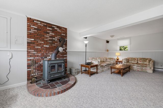 5 Dix Road, Ipswich, MA 01938