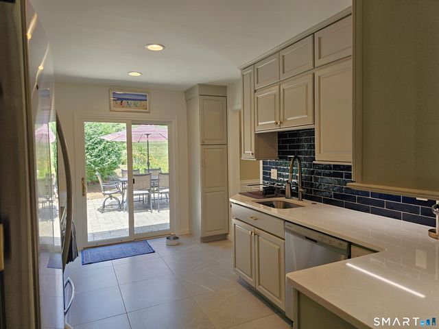 75 Mallard Drive 75, Farmington, CT 06001