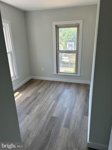 338 S MARKET ST, Shamokin, PA 17872