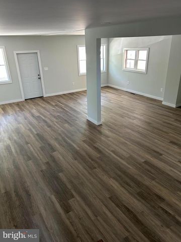 338 S MARKET ST, Shamokin, PA 17872