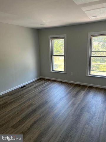 338 S MARKET ST, Shamokin, PA 17872