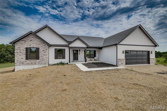 4313 Whispering Woods Road, Farmington, MO 63640