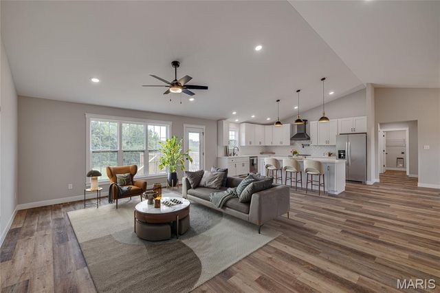 4313 Whispering Woods Road, Farmington, MO 63640