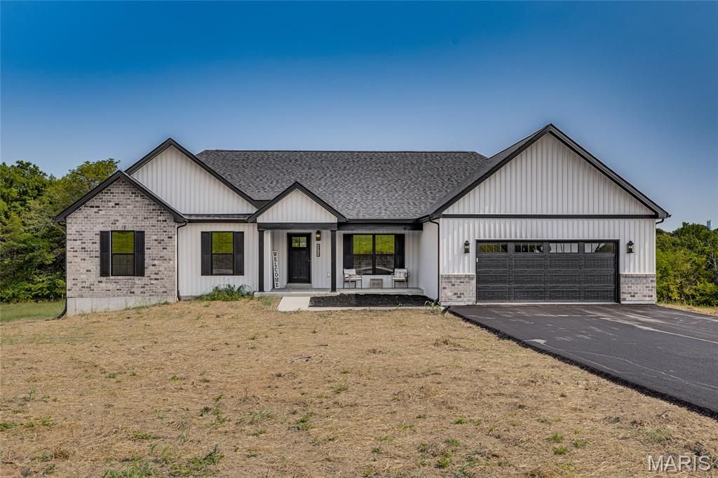 4313 Whispering Woods Road, Farmington, MO 63640