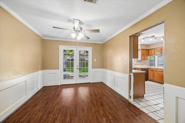 2710 Golden Leaf Drive, Houston, TX 77339