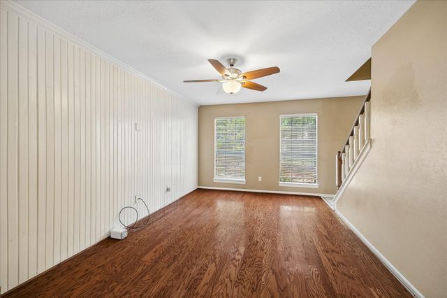 2710 Golden Leaf Drive, Houston, TX 77339